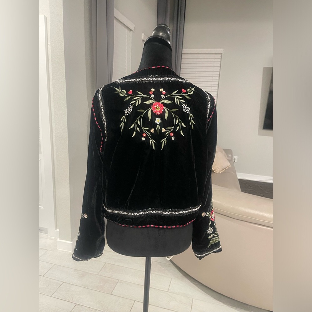 Rare NafNaf Naf Naf Size 40 beaded Embroidered Black velvet Jacket - Picture 3 of 8